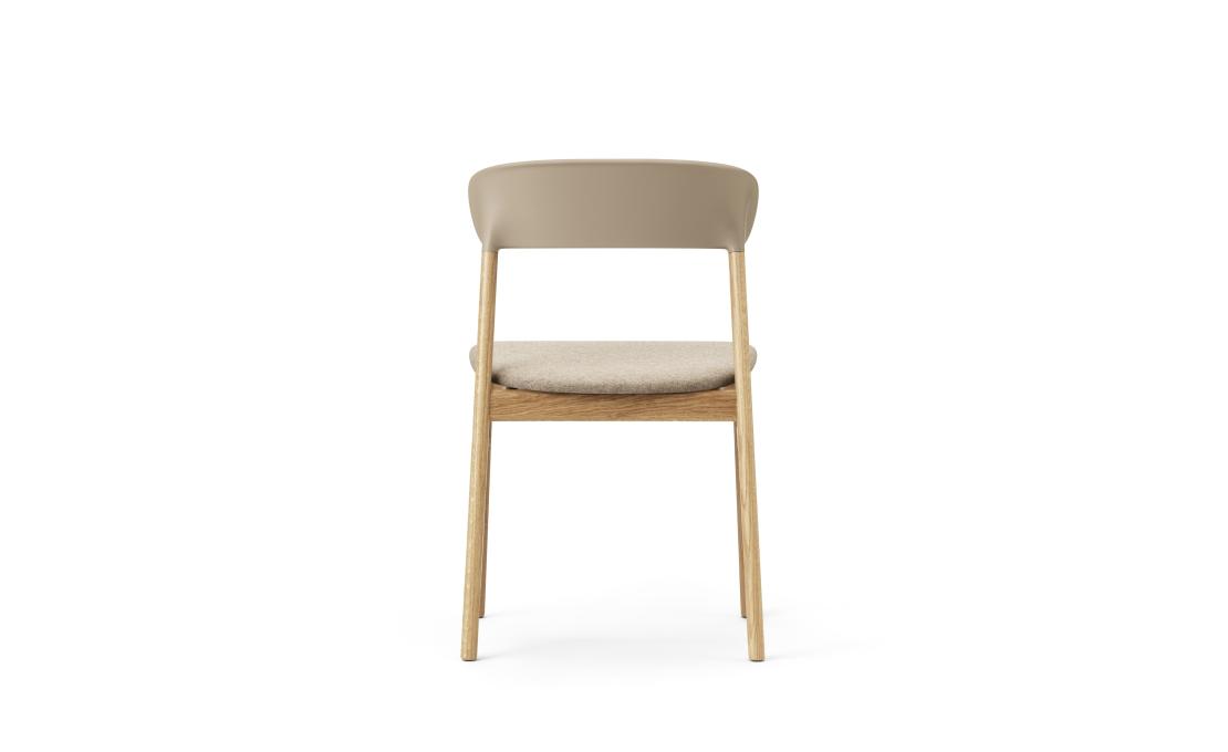 Стул от фабрики Normann Copenhagen модель 14010 Herit Upholstery 