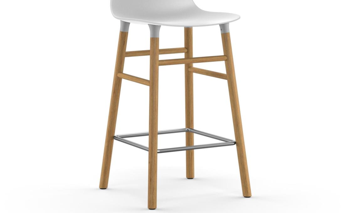 Барный стул от фабрики Normann Copenhagen модель Form  with Wood Legs