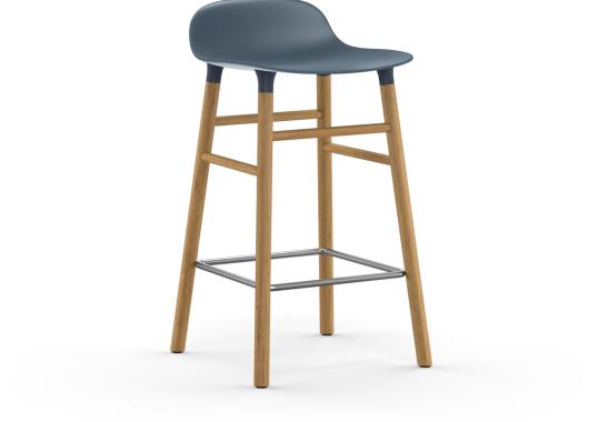 Барный стул от фабрики Normann Copenhagen модель Form  with Wood Legs