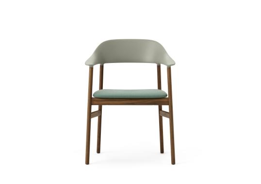 Кресло от фабрики Normann Copenhagen модель 14010 Herit Upholstery Arm