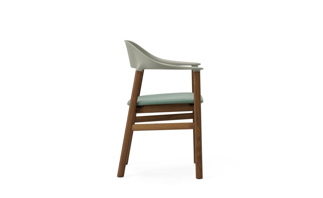 Кресло от фабрики Normann Copenhagen модель 14010 Herit Upholstery Arm