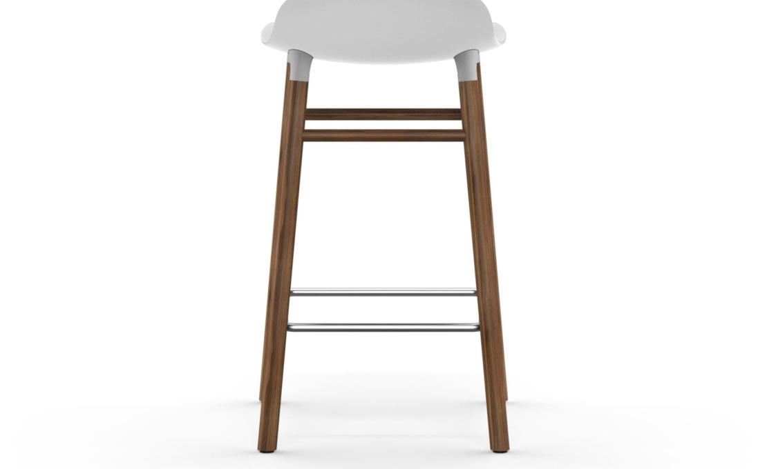 Барный стул от фабрики Normann Copenhagen модель Form  with Wood Legs