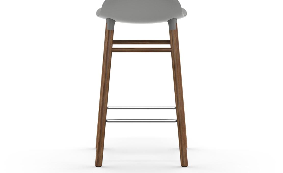 Барный стул от фабрики Normann Copenhagen модель Form  with Wood Legs