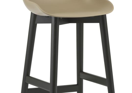 Барный стул от фабрики Normann Copenhagen модель Hyg Wood 