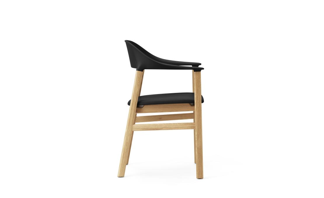Кресло от фабрики Normann Copenhagen модель 14010 Herit Upholstery Arm