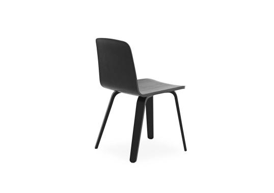 Стул от фабрики Normann Copenhagen модель 60207 Just Wood 