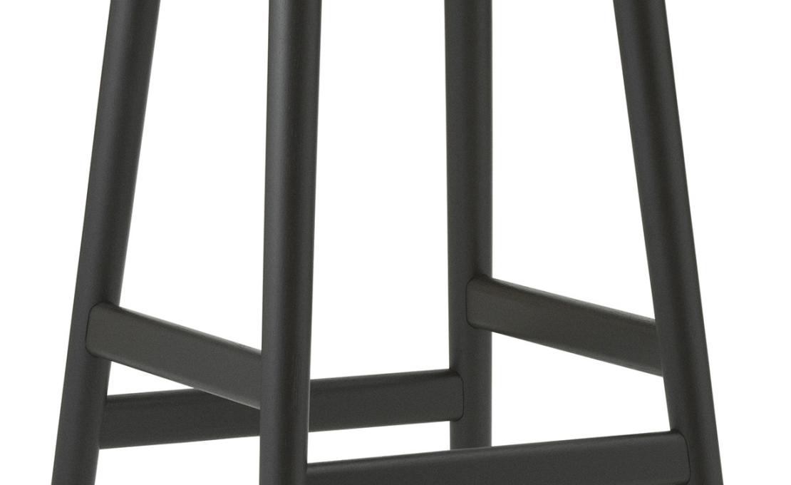 Барный стул от фабрики Normann Copenhagen модель Hyg Wood 