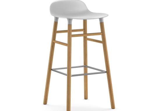 Барный стул от фабрики Normann Copenhagen модель Form  with Wood Legs
