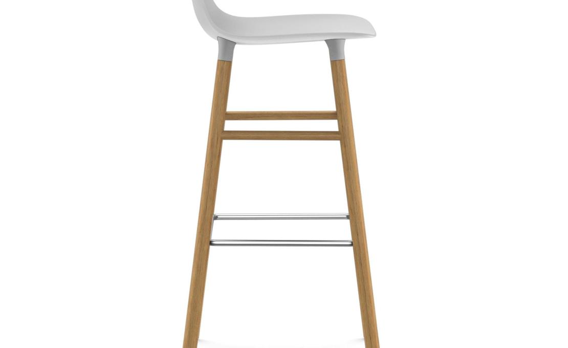 Барный стул от фабрики Normann Copenhagen модель Form  with Wood Legs