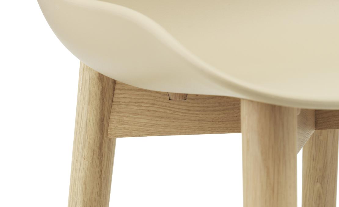 Барный стул от фабрики Normann Copenhagen модель Hyg Wood 