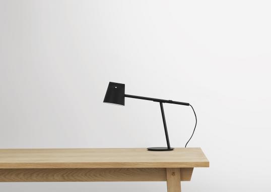 Настольная лампа от фабрики Normann Copenhagen модель 50506 Momento Table Lamp