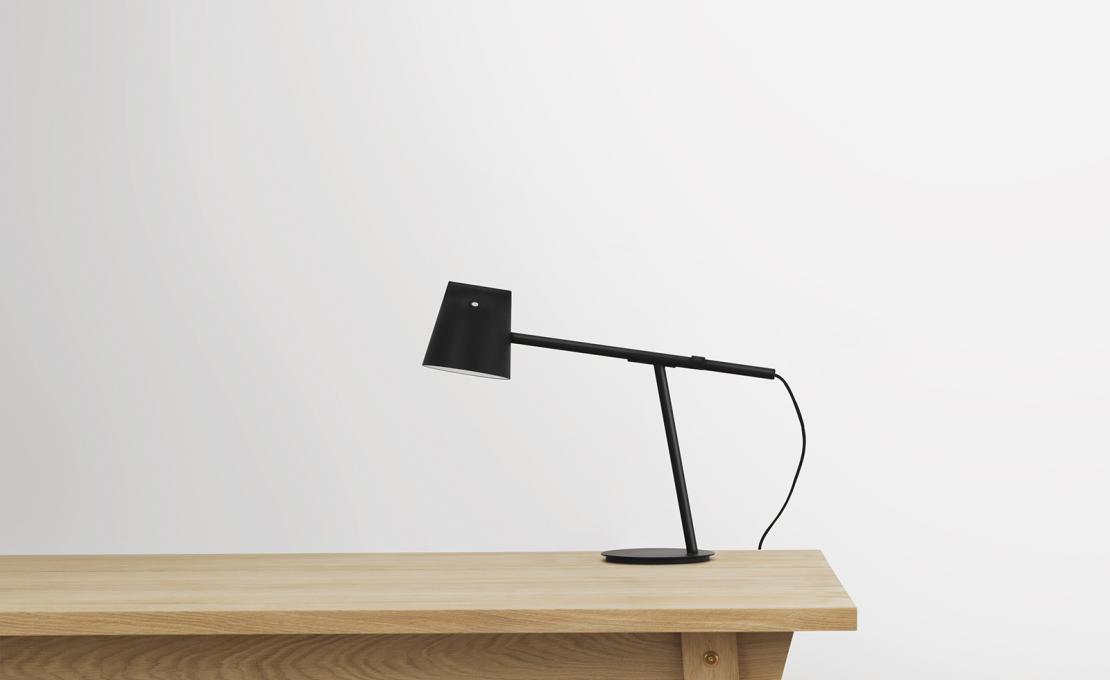 Настольная лампа от фабрики Normann Copenhagen модель 50506 Momento Table Lamp
