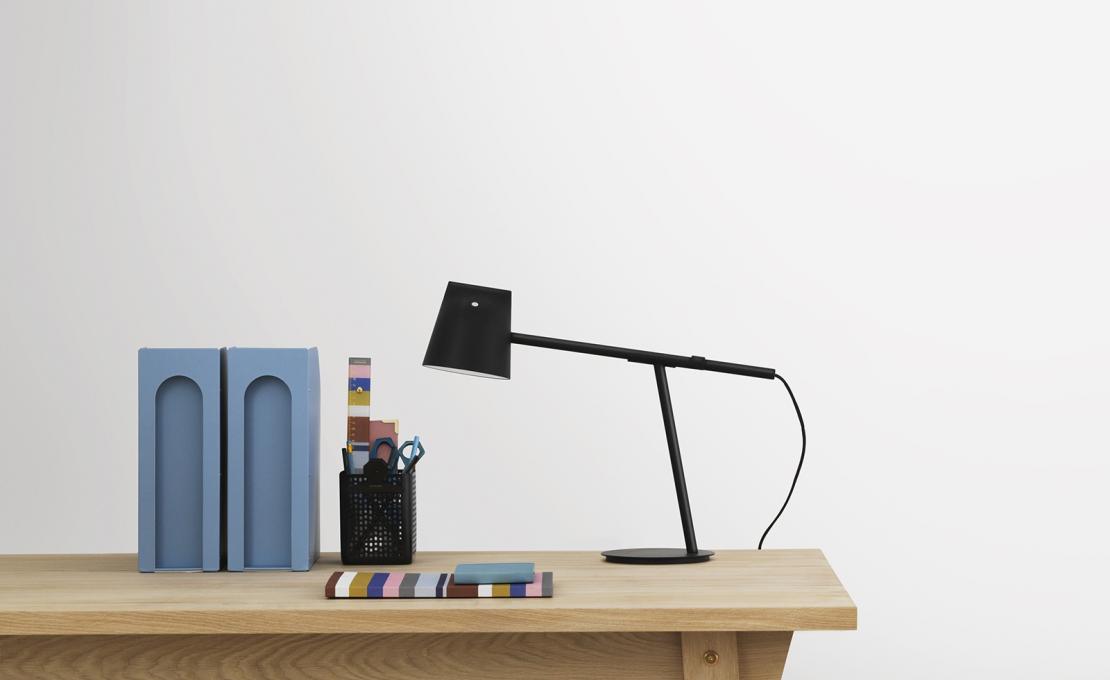 Настольная лампа от фабрики Normann Copenhagen модель 50506 Momento Table Lamp
