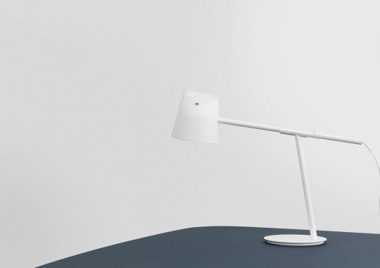 Настольная лампа от фабрики Normann Copenhagen модель 50506 Momento Table Lamp