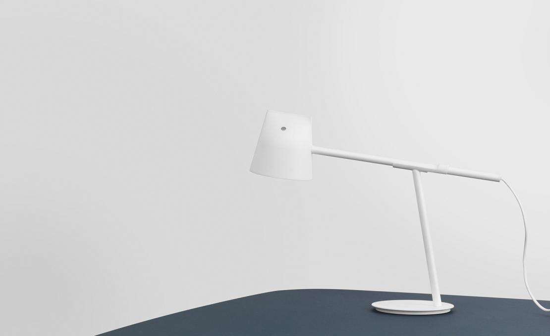 Настольная лампа от фабрики Normann Copenhagen модель 50506 Momento Table Lamp