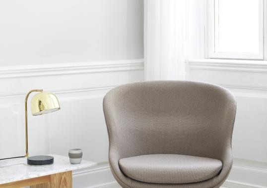 Настольная лампа от фабрики Normann Copenhagen модель 502 Grant Table Lamp