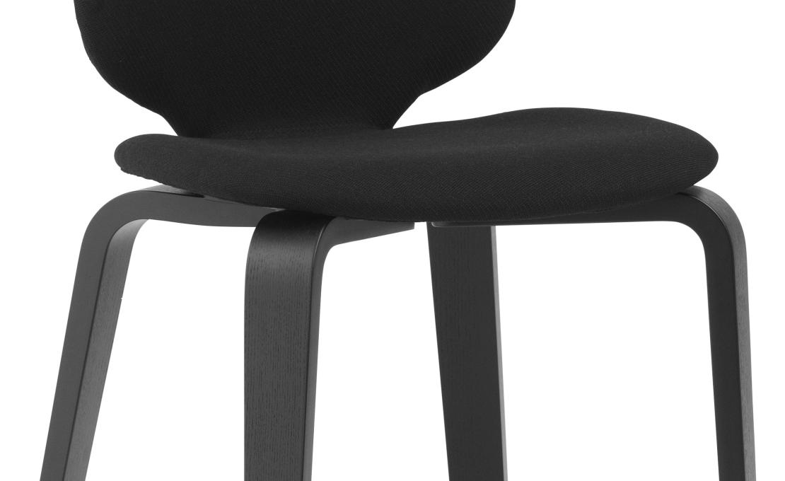 Стул от фабрики Normann Copenhagen модель My  Full Upholstery