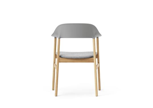Кресло от фабрики Normann Copenhagen модель 14010 Herit Upholstery Arm