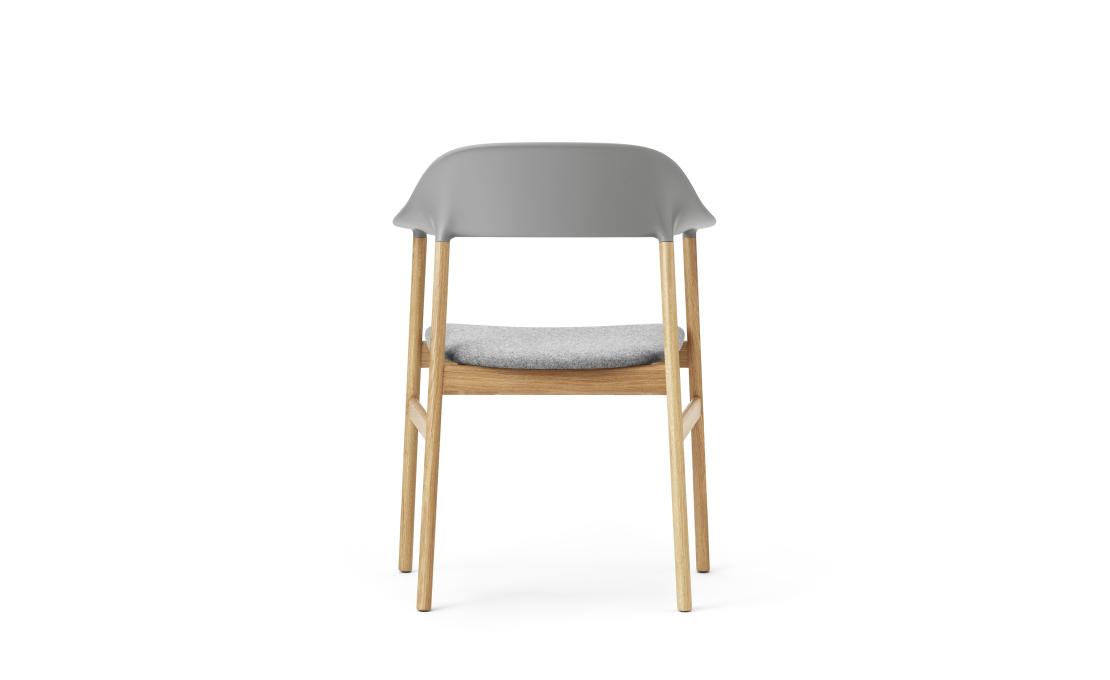 Кресло от фабрики Normann Copenhagen модель 14010 Herit Upholstery Arm
