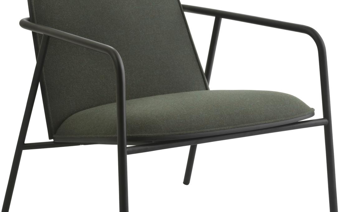 Стул от фабрики Normann Copenhagen модель Pad Low 