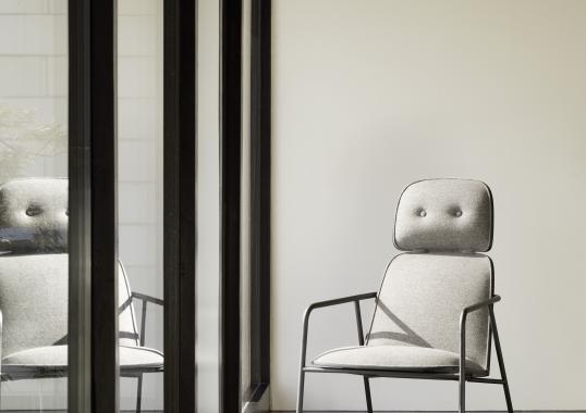 Стул от фабрики Normann Copenhagen модель Pad High 