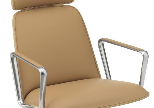 Кресло от фабрики Normann Copenhagen модель Pad Swivel Lounge 