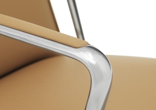 Кресло от фабрики Normann Copenhagen модель Pad Swivel Lounge 