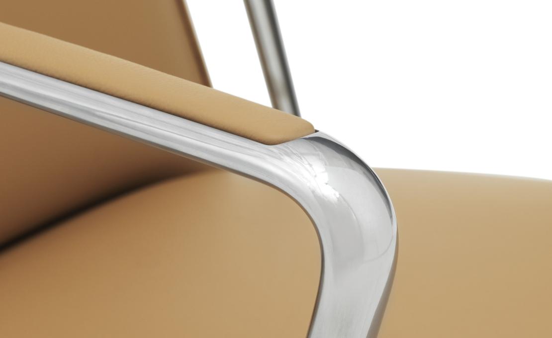 Кресло от фабрики Normann Copenhagen модель Pad Swivel Lounge 