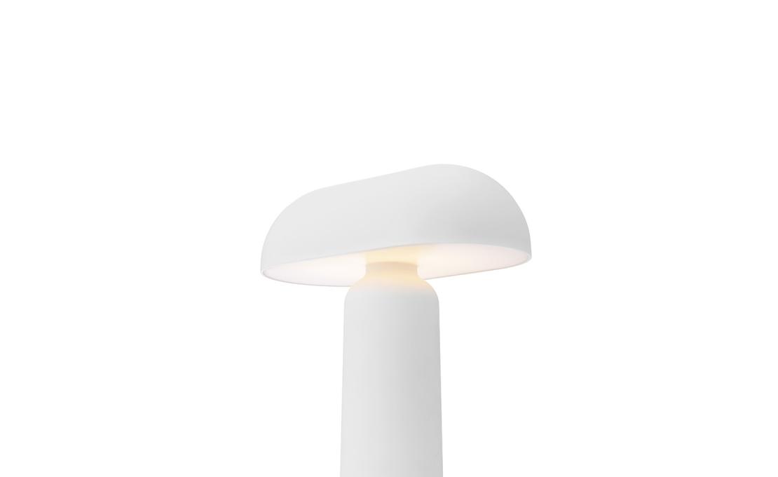 Настольная лампа от фабрики Normann Copenhagen модель 51011 Porta Table Lamp