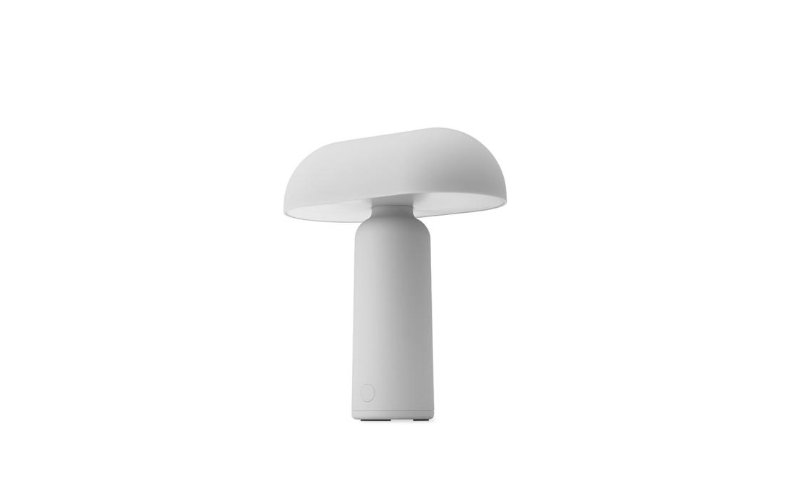 Настольная лампа от фабрики Normann Copenhagen модель 51011 Porta Table Lamp