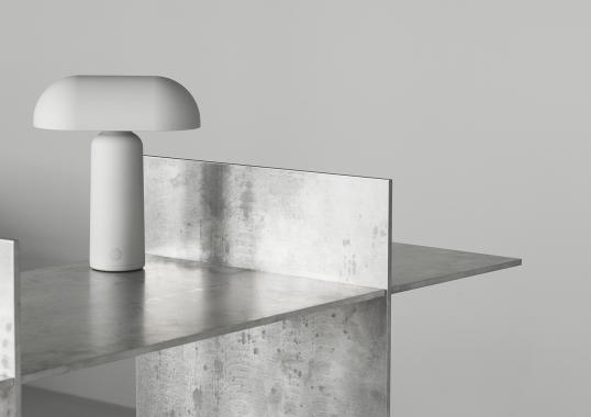 Настольная лампа от фабрики Normann Copenhagen модель 51011 Porta Table Lamp