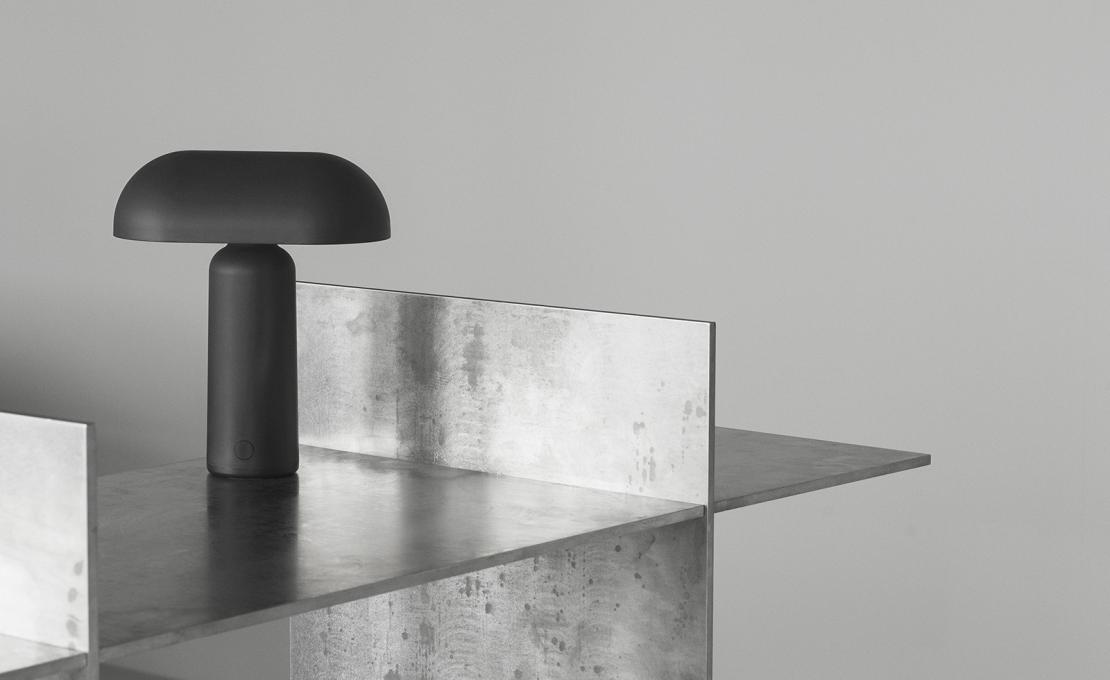 Настольная лампа от фабрики Normann Copenhagen модель 51011 Porta Table Lamp