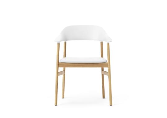 Кресло от фабрики Normann Copenhagen модель 14010 Herit Upholstery Arm