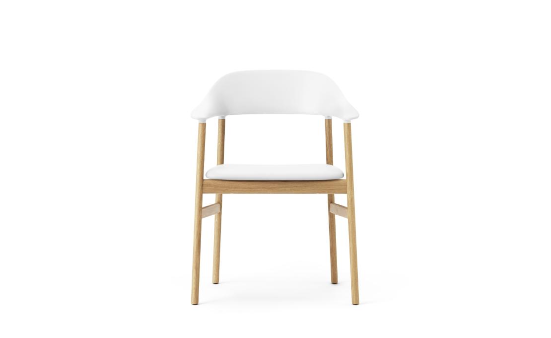 Кресло от фабрики Normann Copenhagen модель 14010 Herit Upholstery Arm