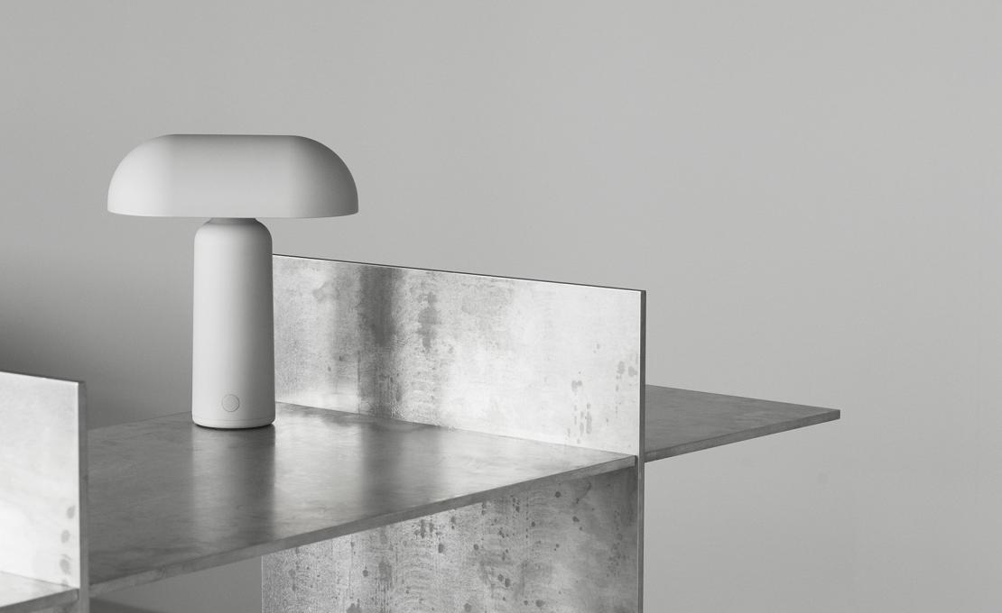 Настольная лампа от фабрики Normann Copenhagen модель 51011 Porta Table Lamp