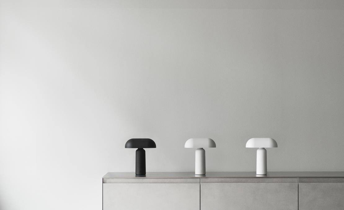 Настольная лампа от фабрики Normann Copenhagen модель 51011 Porta Table Lamp