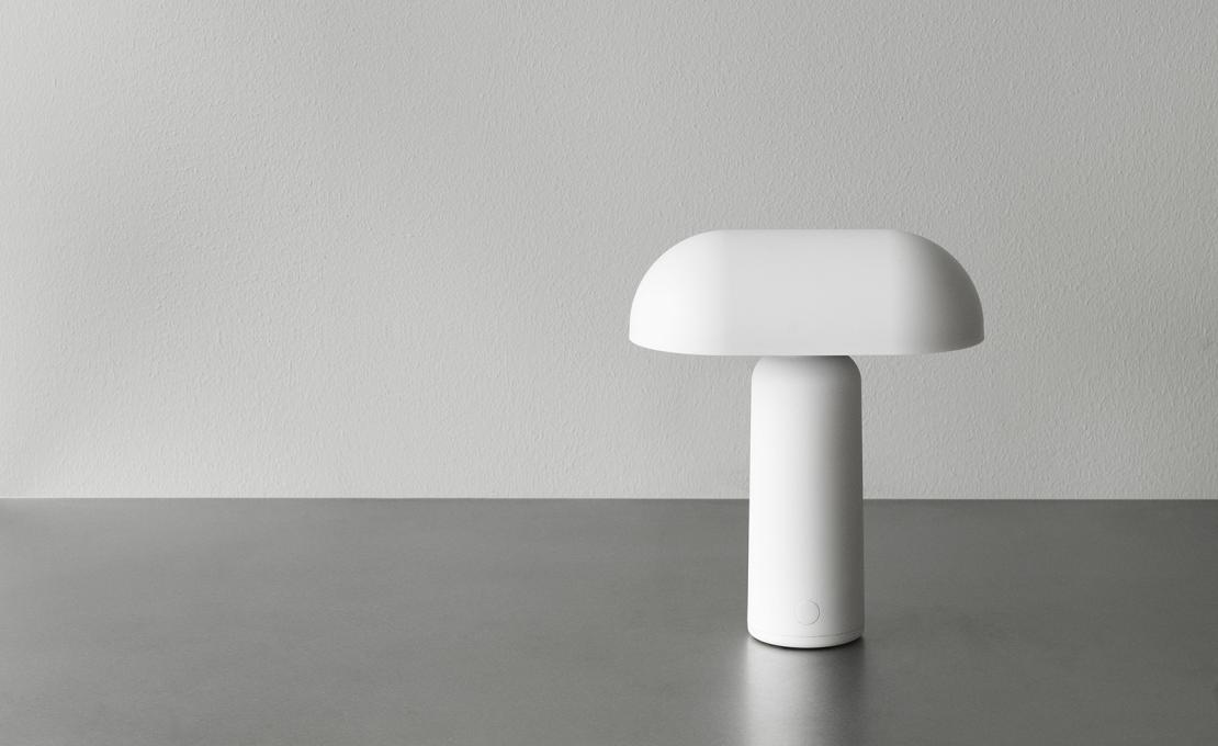 Настольная лампа от фабрики Normann Copenhagen модель 51011 Porta Table Lamp