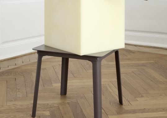 Журнальный столик от фабрики Normann Copenhagen модель 60253 Steady Occasional Table