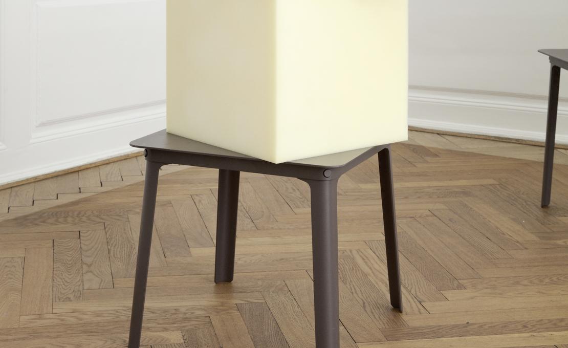 Журнальный столик от фабрики Normann Copenhagen модель 60253 Steady Occasional Table
