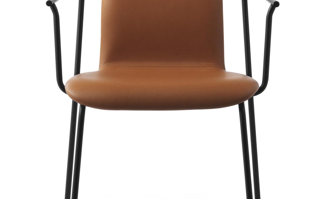 Кресло от фабрики Normann Copenhagen модель Studio Full Upholstery Arm