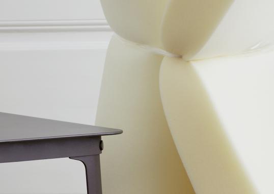 Журнальный столик от фабрики Normann Copenhagen модель 60253 Steady Occasional Table