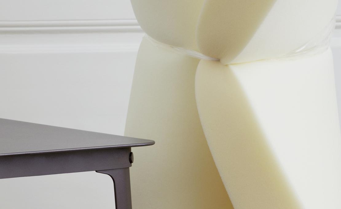 Журнальный столик от фабрики Normann Copenhagen модель 60253 Steady Occasional Table