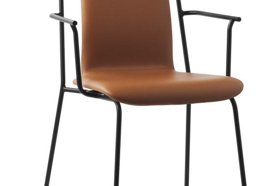 Кресло от фабрики Normann Copenhagen модель Studio Full Upholstery Arm