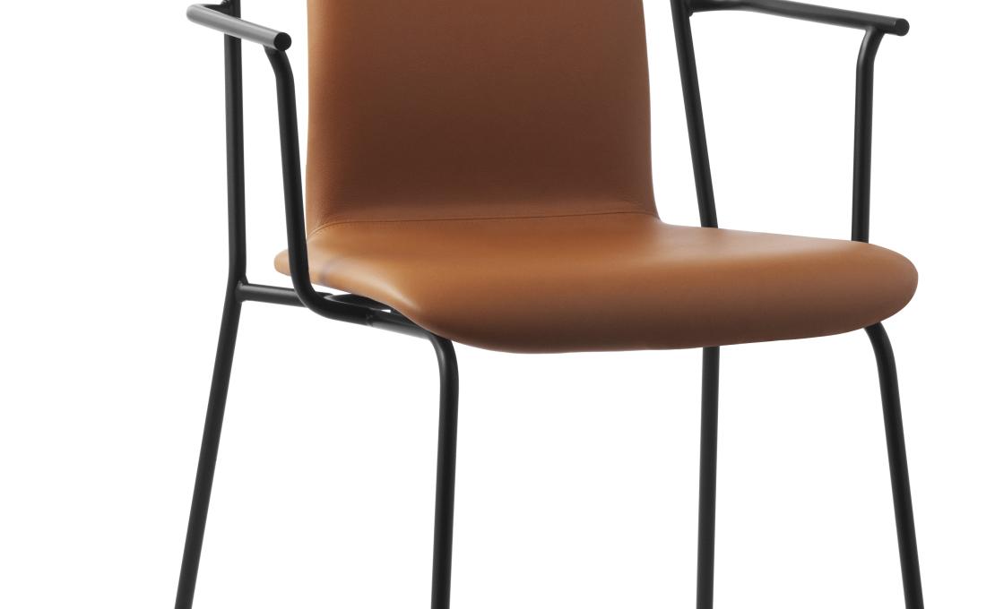 Кресло от фабрики Normann Copenhagen модель Studio Full Upholstery Arm