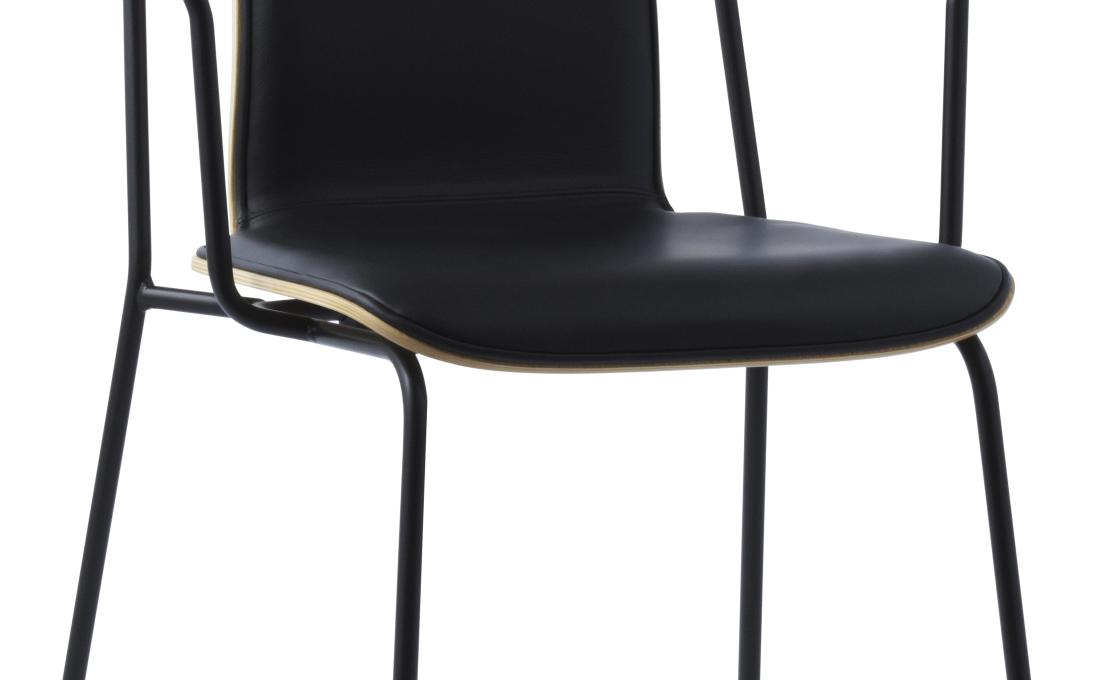 Кресло от фабрики Normann Copenhagen модель Studio Mid Upholstery Arm