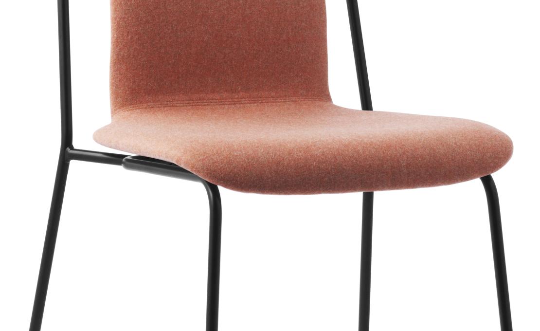 Стул от фабрики Normann Copenhagen модель Studio Full Upholstery 