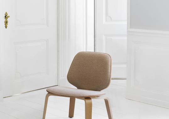 Стул от фабрики Normann Copenhagen модель My  Low Upholstery