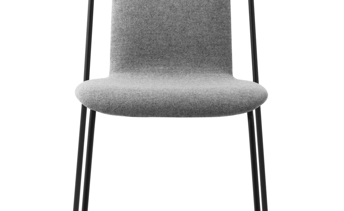 Стул от фабрики Normann Copenhagen модель Studio Full Upholstery 