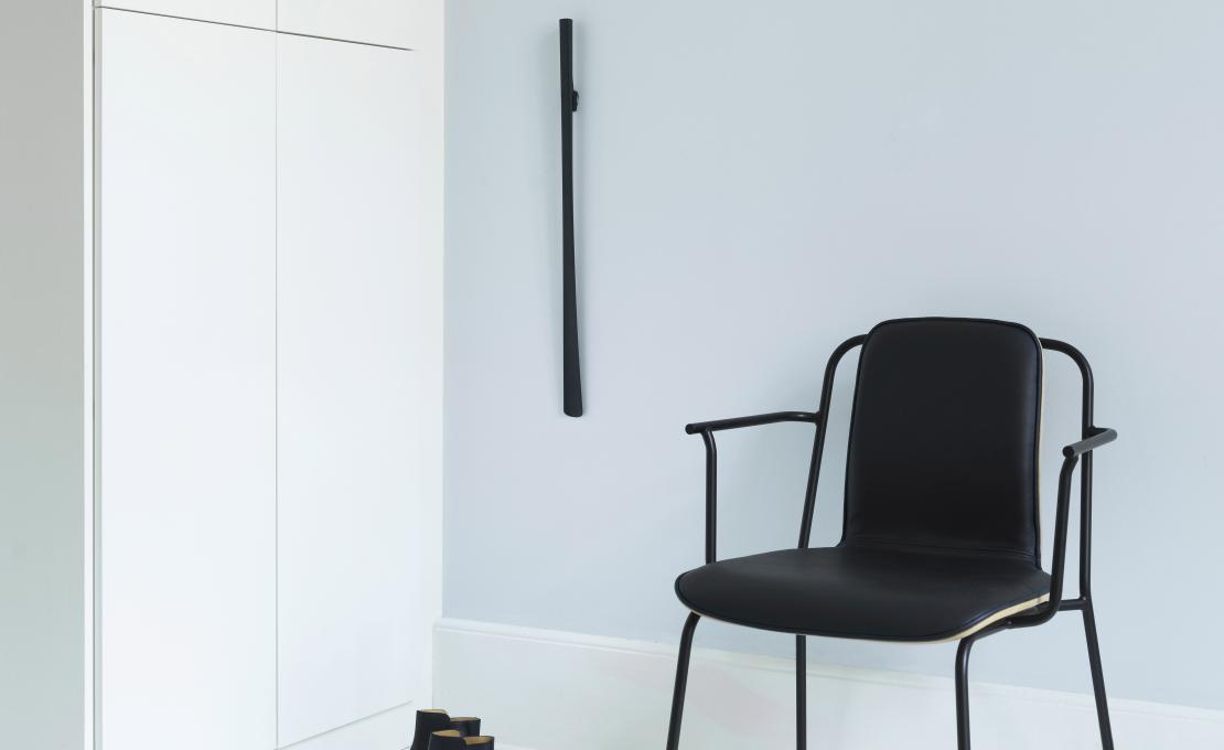 Стул от фабрики Normann Copenhagen модель Studio Mid Upholstery 