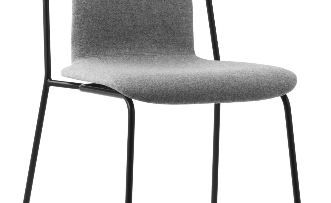 Стул от фабрики Normann Copenhagen модель Studio Full Upholstery 